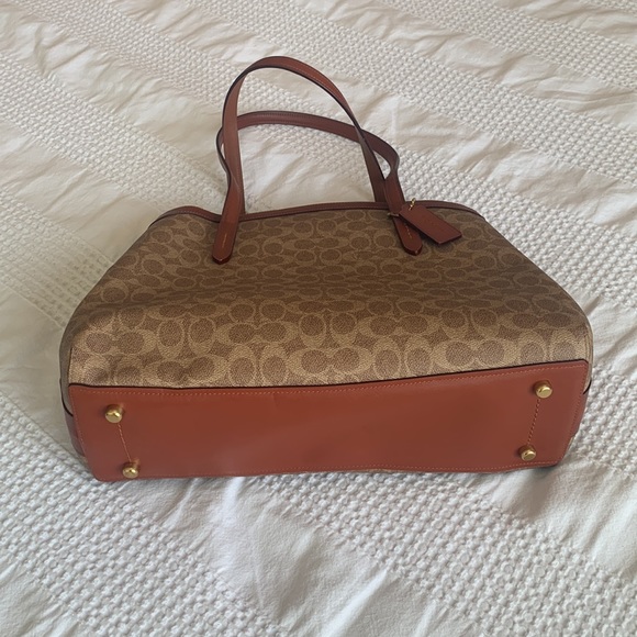 Coach Charlie Carryall Bag 40 in Signature Canvas Brass/Tan/Rust - Picture 5 of 6